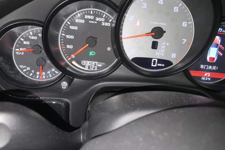 Used Porsche Panamera 2014 Panamera 4S Executive 3.0T Odometer Close Up