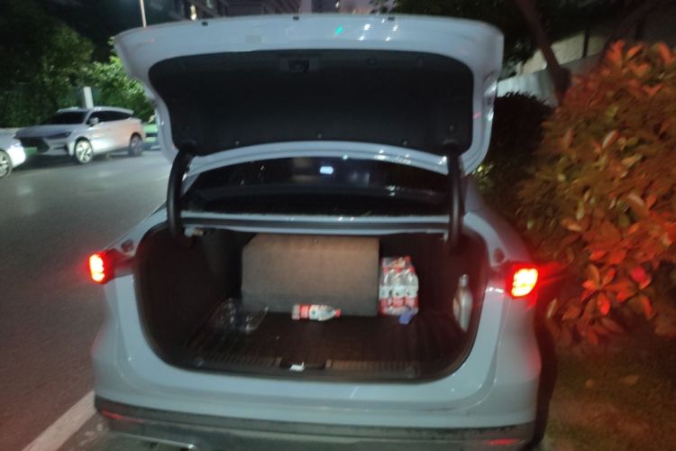 Used Geely Galaxy L6 2023 125km Starship Trunk