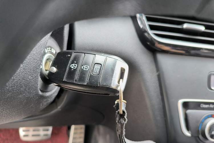 Used Kia K5 2016 2.0L Automatic GLS