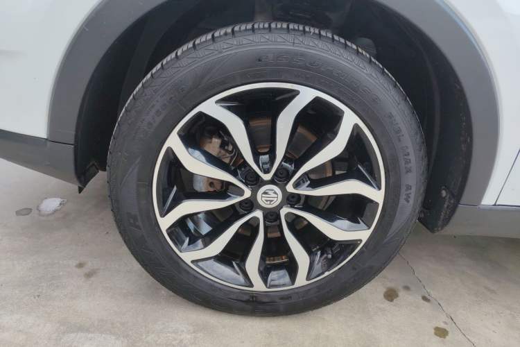 Used MG GS 2015 1.5TGI TST Luxury Edition Left Front Wheel Hub