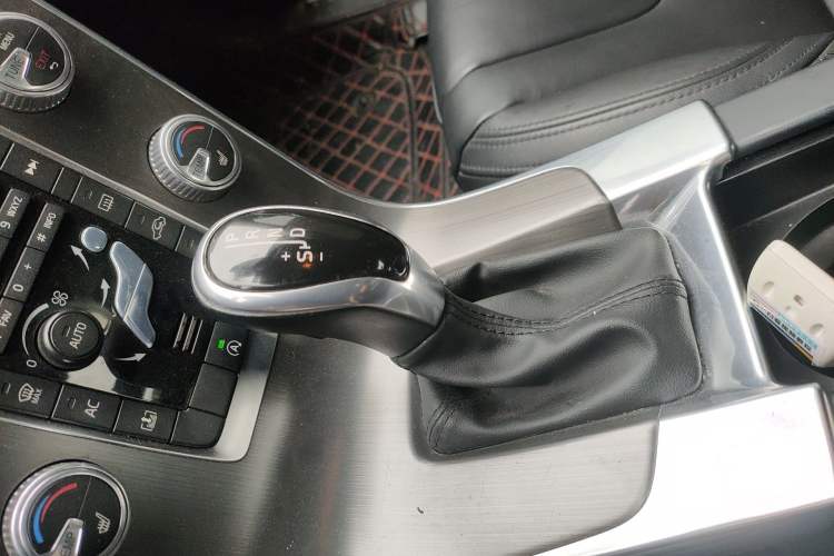 Used Volvo S60 2016 S60L T5 Intelligent Drive Edition Gear Lever