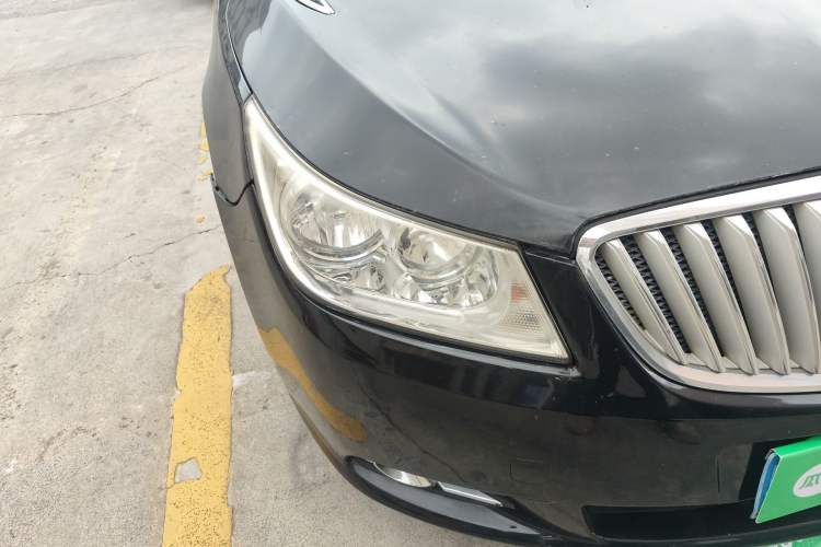 Used Buick LaCrosse 2012 2.4L SIDI Elegant Edition Right Front Headlight