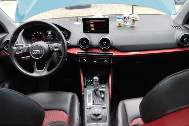 Used Audi Q2L 2018 35 TFSI Fashion Dynamic Version China V Emission Standard Center Console