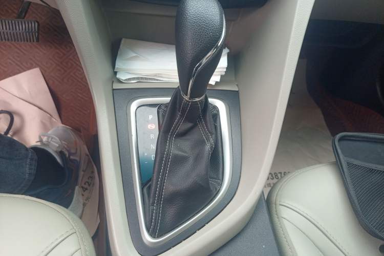 Used Buick GT 2017 15N Automatic Elite Version Gear Lever