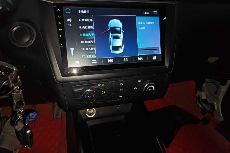 Used Dongfeng Fengon 580 2016 1.8L Manual Comfort Model Audio And AC Panel