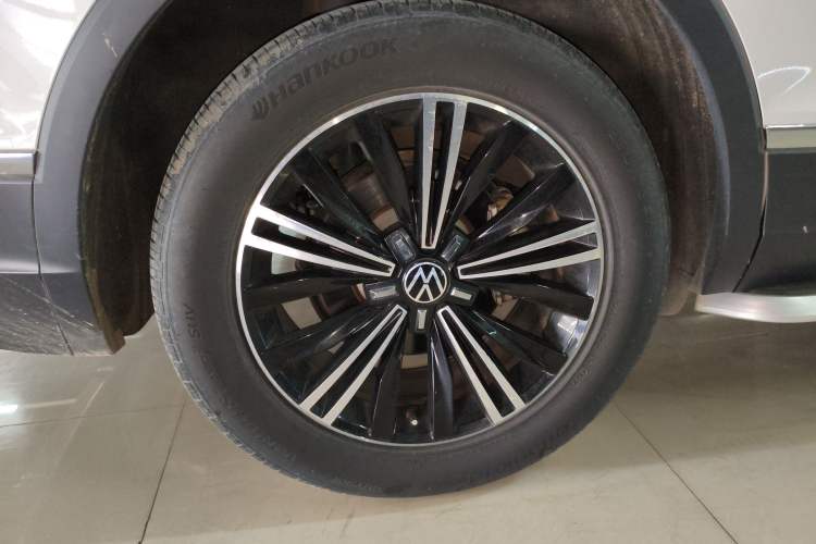 Used Volkswagen Tiguan L 2021 330TSI Automatic Two-Wheel Drive Smart Edition