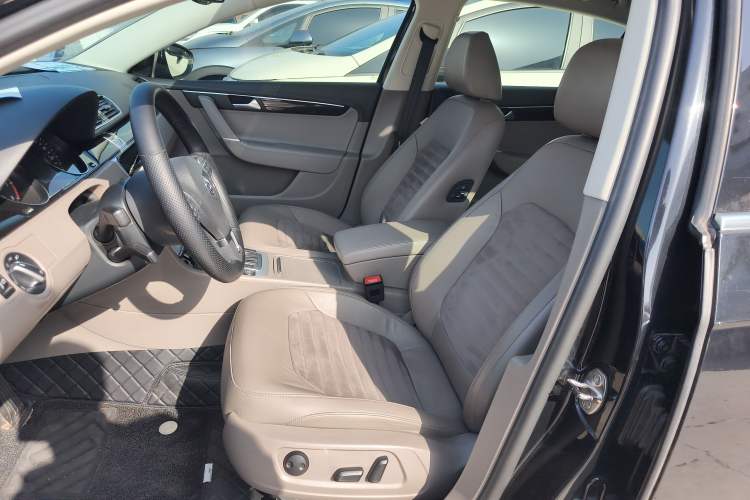 Used Volkswagen Magotan 2015 Facelift 1.8TSI Luxury Model Left Front Seat