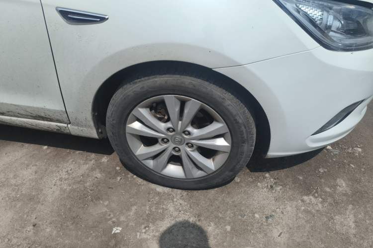 Used CHANGAN Eado 2013 1.6L Manual Luxury Model China V Standard Right Front Wheel Hub