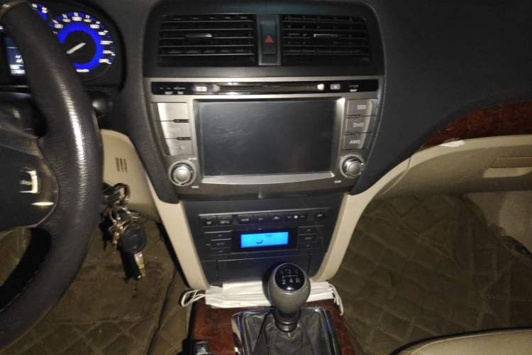 Used GAC Trumpchi GA5 2011 2.0L Manual Elite Edition Audio And AC Panel