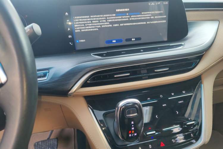 Used Buick GL8 2021 ES Land Cruiser 653T Luxury Edition
