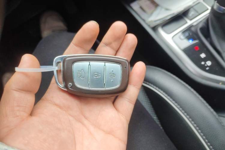 Used Hyundai ix25 2015 1.6L Automatic Two-Wheel Drive Smart GLS Trim Vehicle Key