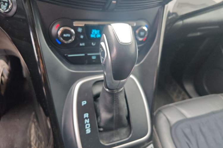 Used Ford Kuga 2015 2.0L GTDi Four-Wheel-Drive Sport Model