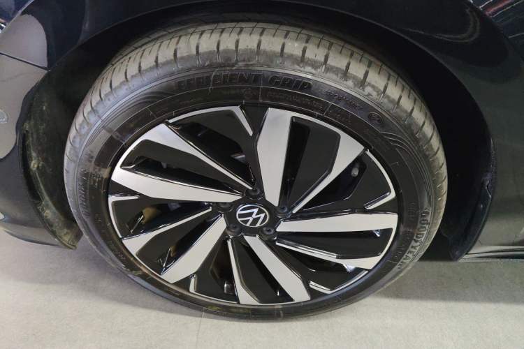 Used Volkswagen Passat 2024 380TSI Dragon Glory Edition Exterior 2