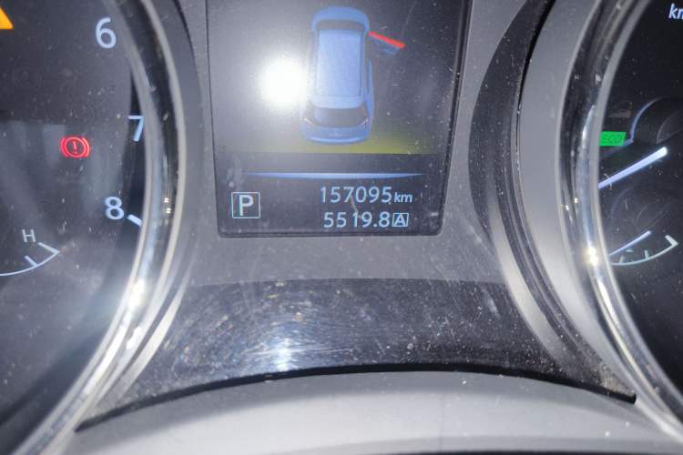 Used Nissan X-Trail 2016 2.5L CVT Sport Edition 4WD Odometer Close Up