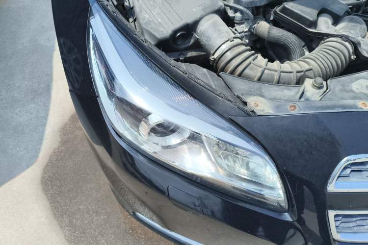 Used Chevrolet Malibu 2014 2.0L Automatic Luxury Edition Right Front Headlight