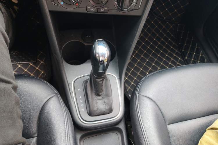 Used Volkswagen Polo 2018 1.5L Automatic Advanced Driving Model Gear Lever