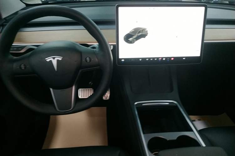 Used Tesla Model Y 2021 Long-Range All-Wheel-Drive Version
