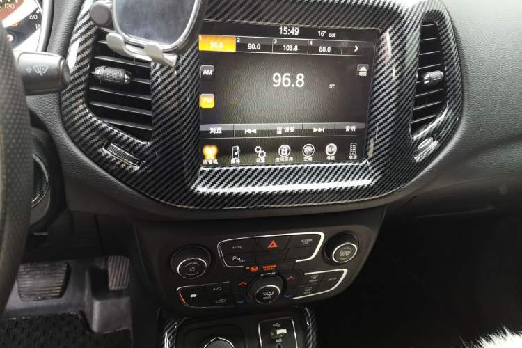 Used Jeep Compass 2017 200T Automatic Family Enjoyment Four-Wheel Drive Edition Audio And AC Panel