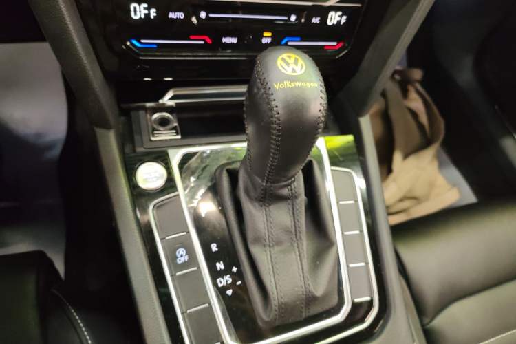 Used Volkswagen Magotan 2020 330TSI DSG Leading Model Gear Lever