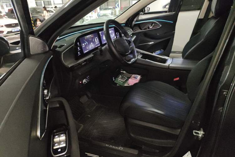 Used EXEED Lingyun 2024 300T Two-Wheel Drive Starlight Edition