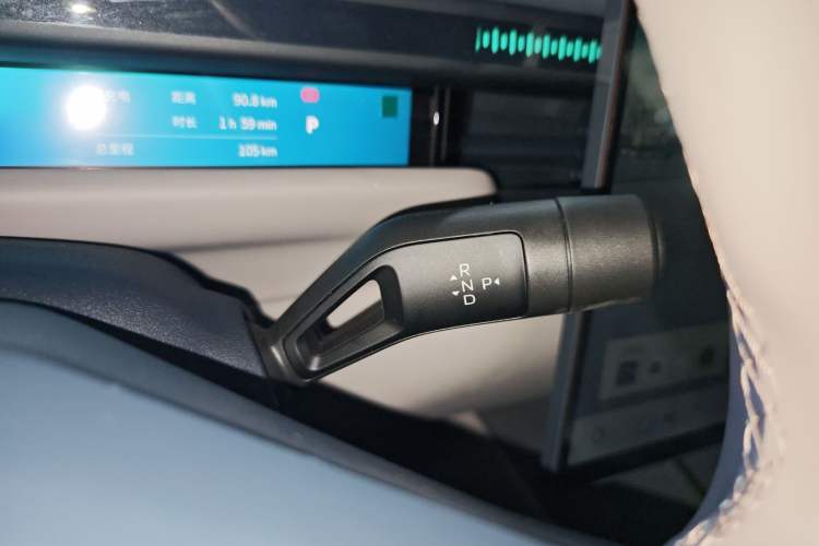 Used Lynk & Co Z10 2025 71 kWh 602 km Range Rear-Wheel Drive Pro