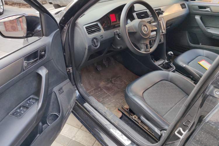 Used Volkswagen Santana 2015 1.6L Manual Comfort Edition Driver Seat