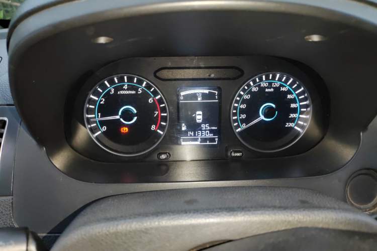 Used FORTHING Joyear S50 2014 1.5L Manual Luxury Edition
