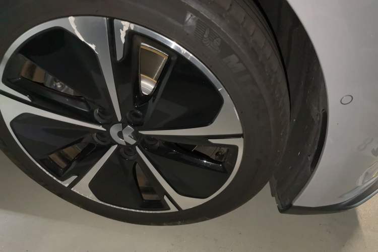 Used Nio ET5T 2024 75kWh Touring Right Front Wheel Hub