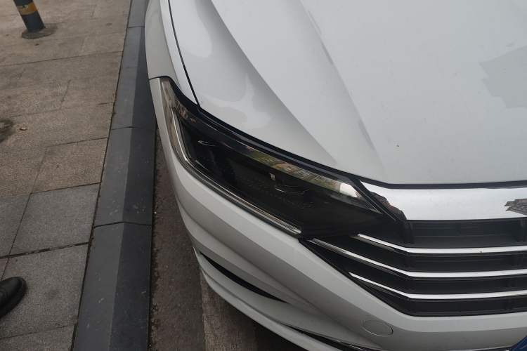 Used Volkswagen Sagitar 2020 280TSI DSG Comfort Version China VI Standard Right Front Headlight