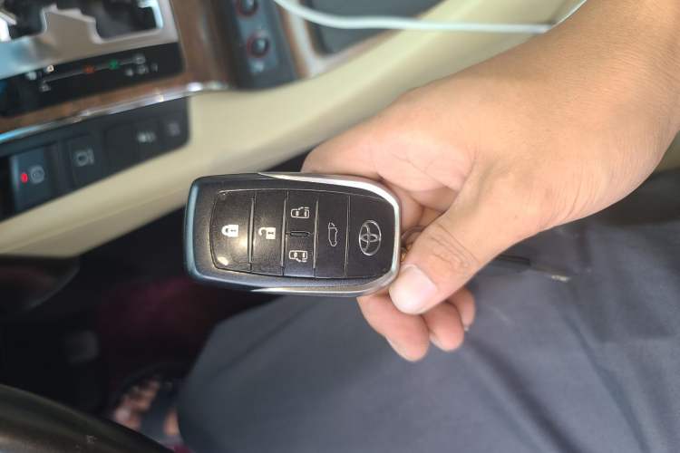 Used Toyota Alphard 2018 3.5L Prestige Edition Vehicle Key