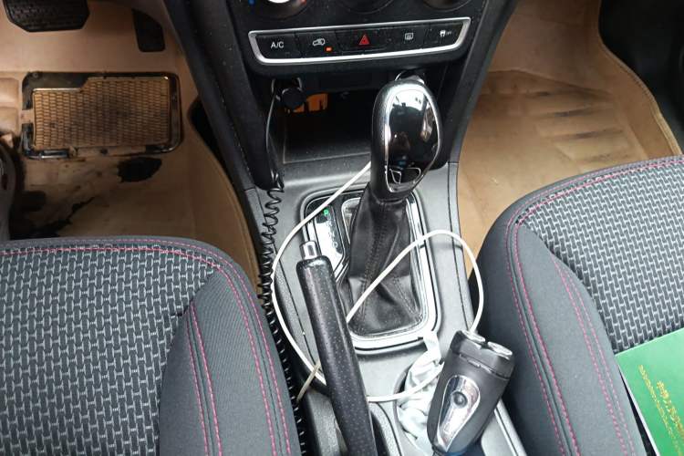 Used Chery Tiggo 3 2016 1.6L CVT Fashion Edition Gear Lever