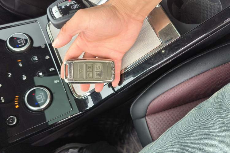 Used Land Rover Range Evoque New Energy 2023 Aurora L P300e Plug-in Hybrid Electric Version