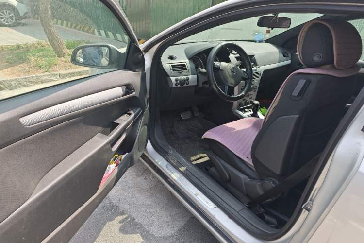 Used Opel Astra 2006 1.8 GTC Three-Door Model
