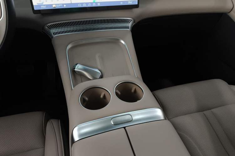 Used XPeng X9 2024 610 Long-Range Pro