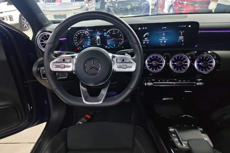 Used Mercedes-Benz A-Class 2022 Revised Version A 200 L Sport Sedan Fashionable Style Audio And AC Panel