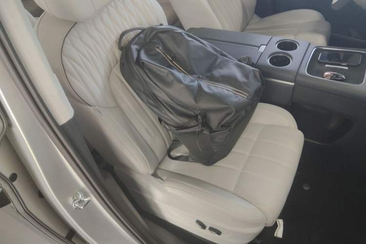 Used VOYAH Dream 2025 PHEV Four-Wheel-Drive Flagship Version – Qiankun Edition Right Front Seat