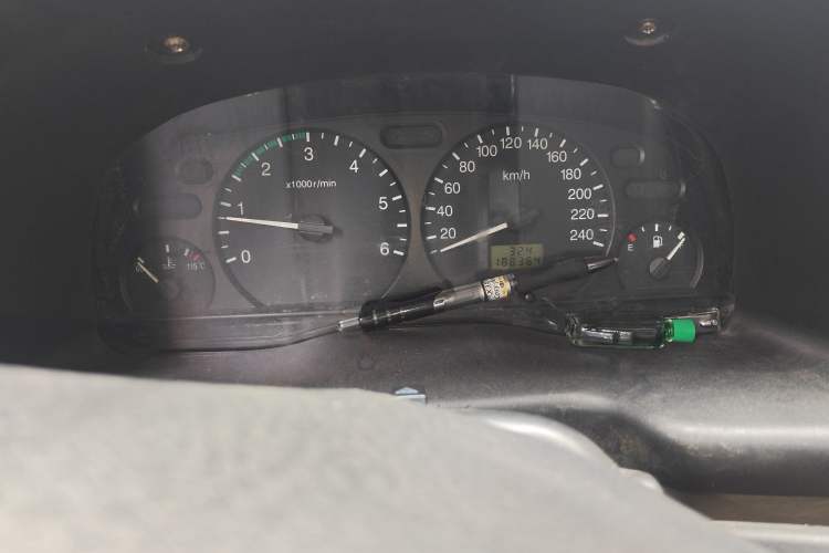 Used Ford Classic Transit 2013 2.8T Diesel Ice White Logistics Vehicle Long Wheelbase Mid-Roof – JX493ZLQ3A