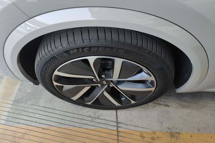 Used Li Auto L9 2022 Max model
