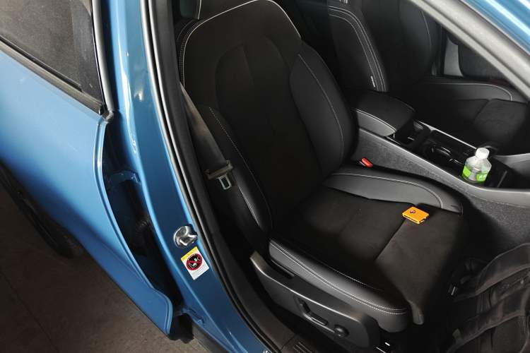 Used Volvo C40 2024 Long-Range PRO Version