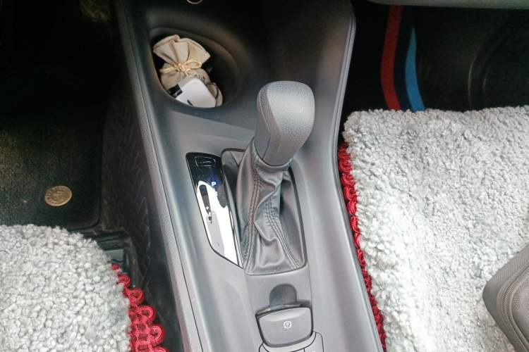 Used Toyota IZOA 2021 2.0L Enjoy Edition
