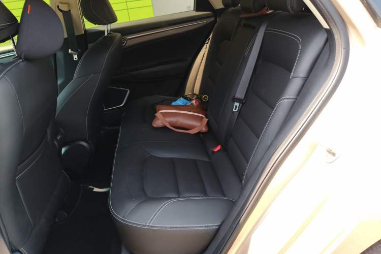 Used Geely Auto Emgrand GL 2018 1.4T Manual Elite Smart Connectivity Version Left Rear Seat