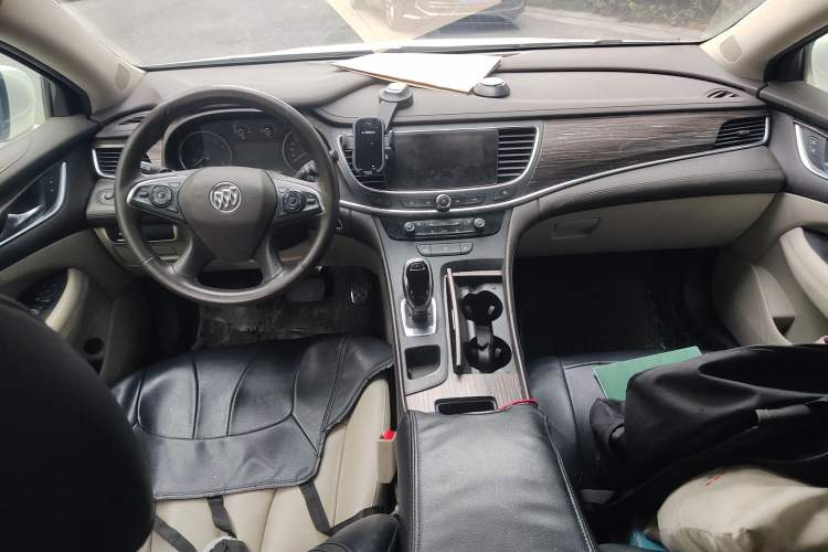 Used Buick LaCrosse 2016 Revised 20T Leading Edition Interior 2