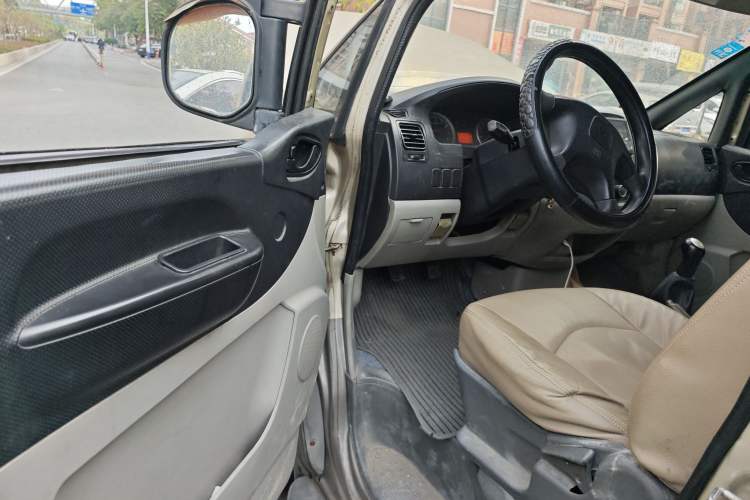 Used FORTHING Lingzhi 2013 M3 1.6L 7-Seater Luxury Model
