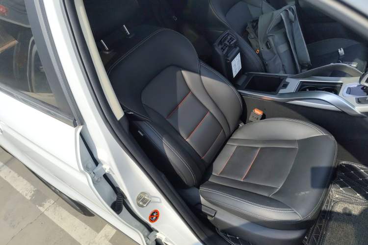 Used Geely Auto Emgrand X7 Sport 2020 1.8TD DCT Two-Wheel Drive Smart Connect 4G-Enabled Version