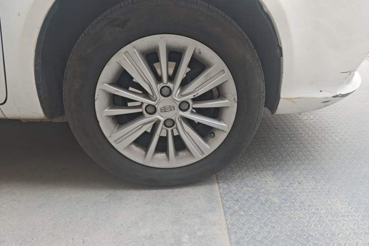 Used Geely Auto Diamond 2016 1.5L Manual Elite Edition Right Front Wheel Hub