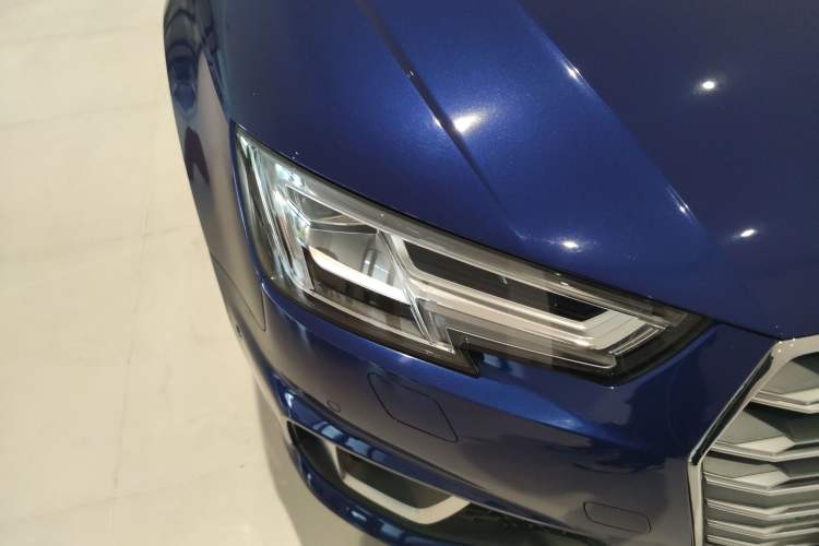 Used Audi A4L 2018 30th Anniversary Edition 40 TFSI Fashion Model Right Front Headlight