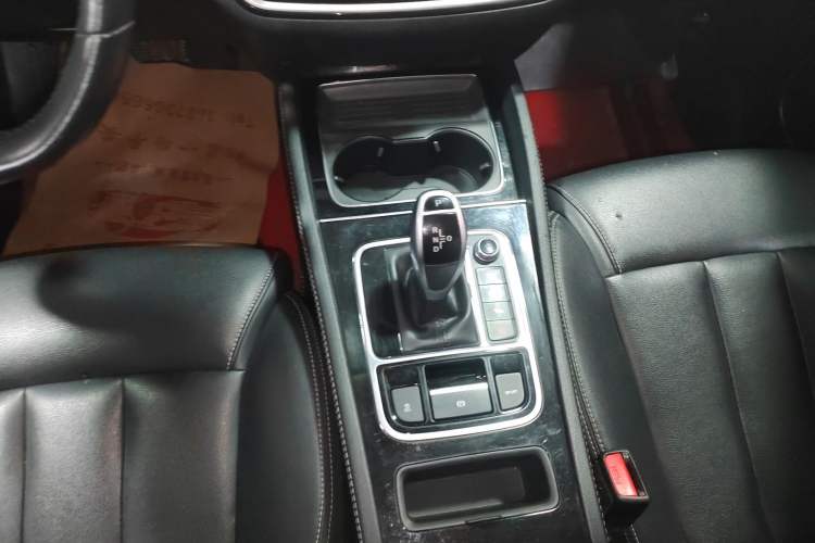 Used BYD Song MAX 2021 Upgraded Model 1.5T Automatic Prestige 7-Seater Gear Lever