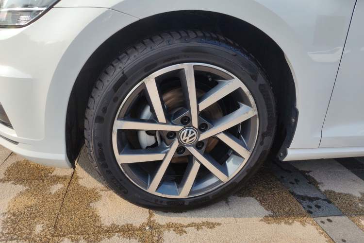 Used Volkswagen Golf 2020 280TSI DSG Comfort Version Left Front Wheel Hub