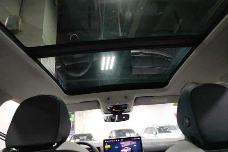 Used Volkswagen Sagitar 2026 Model L 300TSI DSG Luxury Version Headliner