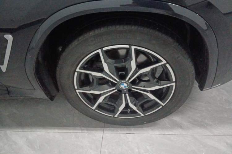 Used BMW X3 2022 xDrive25i M Sport Package Right Front Wheel Hub